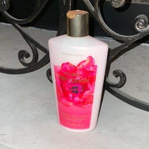 Victoria’s Secret pure Seduction body lotion 8.4 oz